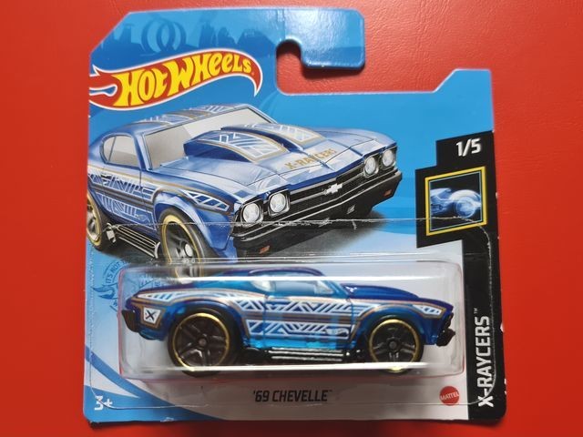 Hot Wheels angličák 69 Chevelle, X-Raycers 1/5