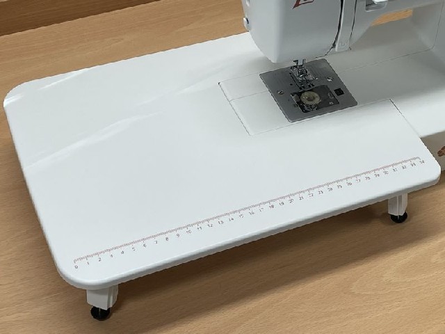 Přídavný stolek Lada L60